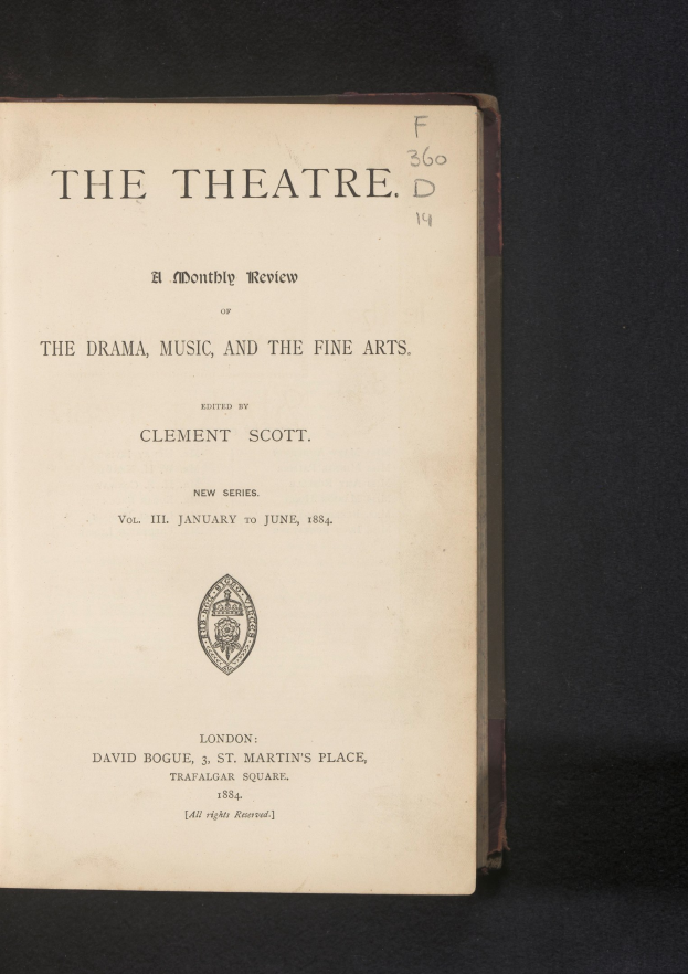 Offenes Buch mit dem Titel "The Theatre: A Monthly Review of the Drama, Music, and the Fine Arts" und einem sichtbaren Text und einem Logo auf der Seite.