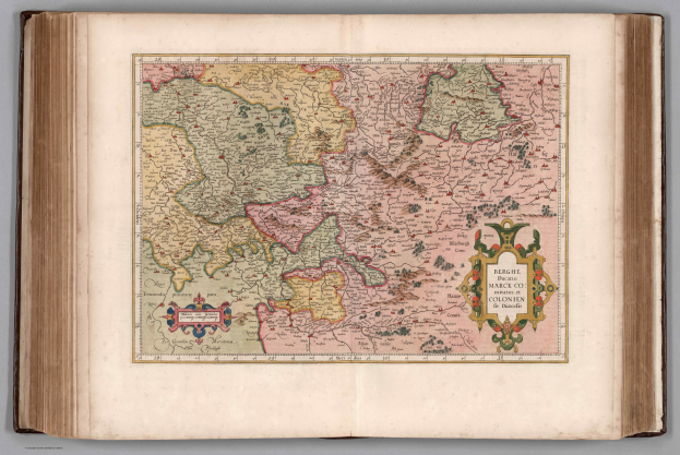 Ein aufgeschlagenes Buch mit einer detaillierten Karte von Deutschland und ihren Regionen, begleitet von beschreibendem Text.