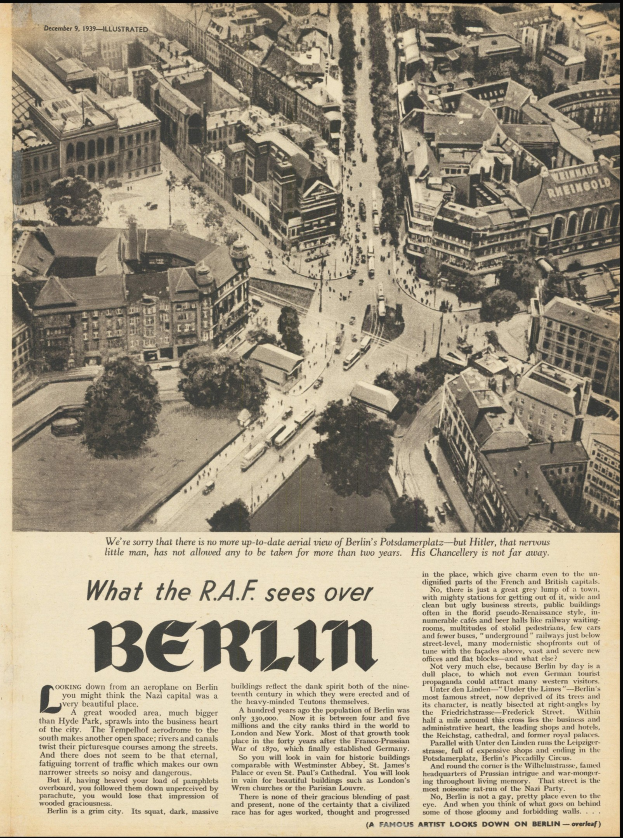 Alte Zeitung mit einem Schwarz-Weiß-Foto einer Stadtlandschaft, die Gebäude, Bäume und Fahrzeuge zeigt, sowie begleitendem Text.